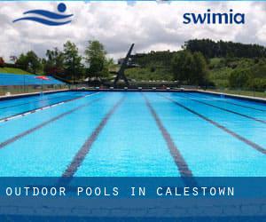 Outdoor Pools in Calestown