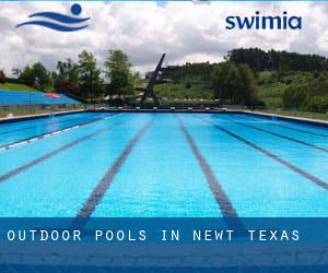 Outdoor Pools in Newt (Texas)