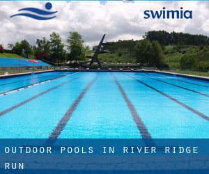 Outdoor Pools in River Ridge Run