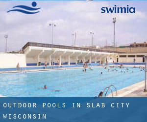 Outdoor Pools in Slab City (Wisconsin)