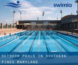 Outdoor Pools in Southern Pines (Maryland)